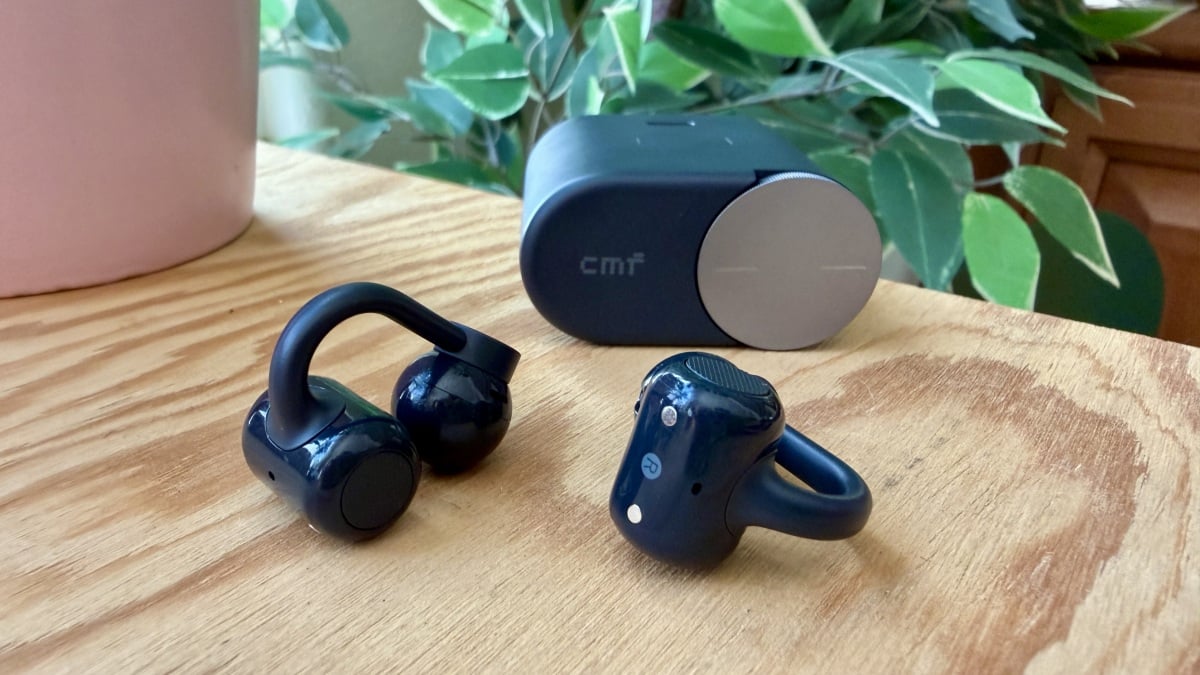 CMF Clip Pro earbud terbuka dengan kualitas suara terbaik