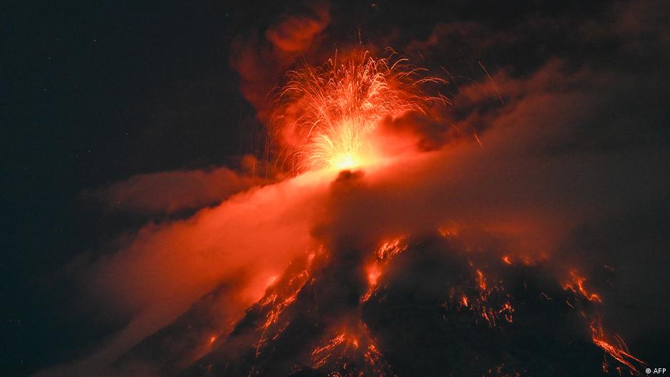 Gunung Fuego meletus di Guatemala, awan lava dan abu